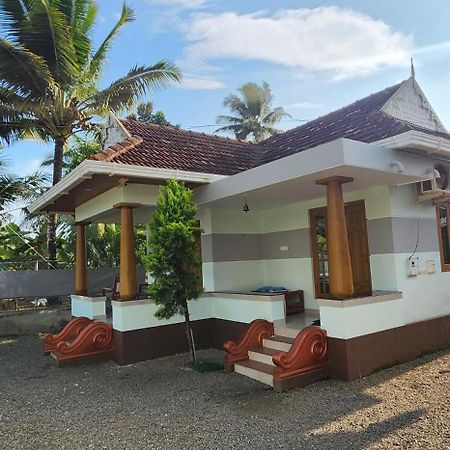 Punerjeni Homes Alappuzha Εξωτερικό φωτογραφία