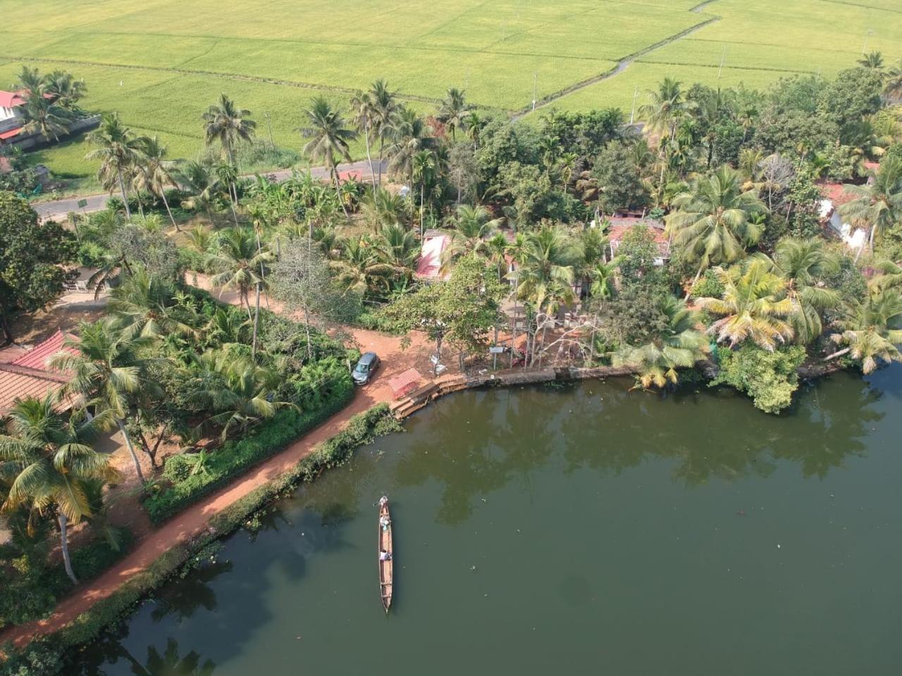 Punerjeni Homes Alappuzha Εξωτερικό φωτογραφία